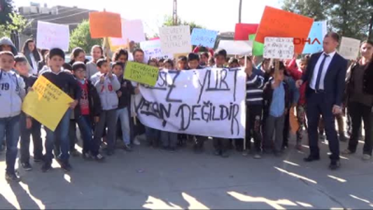 Siverek'te İlkokul Öğrencileri Temiz Çevre İçin Yürüdü