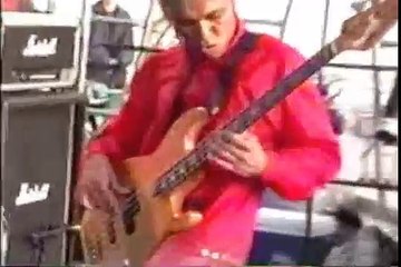 NO DOUBT/BRADLEY NOWELL "Total Hate" DELUXE Live