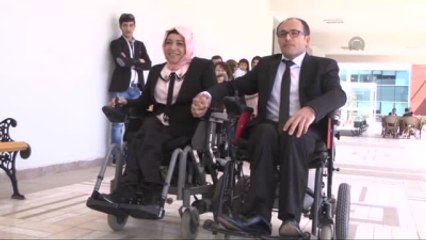 Bedensel Engelli Çiftin 9 Yıl Sonra Nikah Mutluluğu