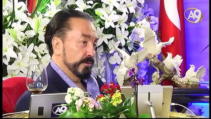 Adnan Oktar Yusuf Kıssasındaki ayetleri açıklıyor.