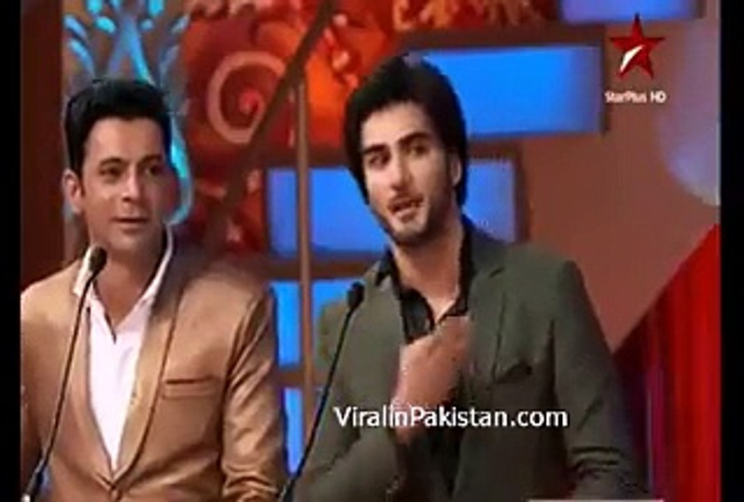 Imran Abbas Pakistani Actor live Flirts with Priyanka Chopra Award Show (Video)
