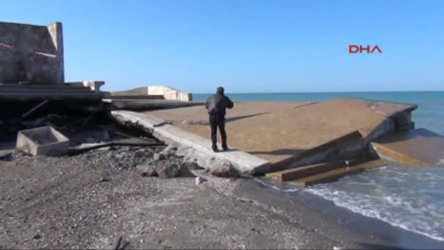 Samsun Fırtına Nedeniyle Yürüyüş Yolu Çöktü