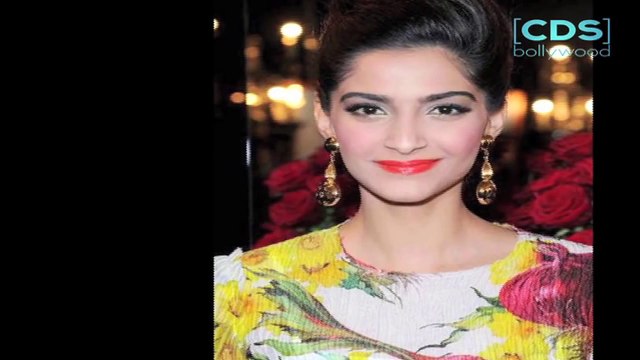 Bewakoofiyaan Sonam Kapoor Kissing Ayushman Khurana