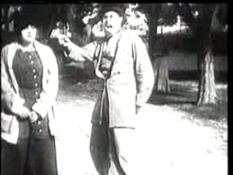 Charlie Chaplin - Between Showers (1914)