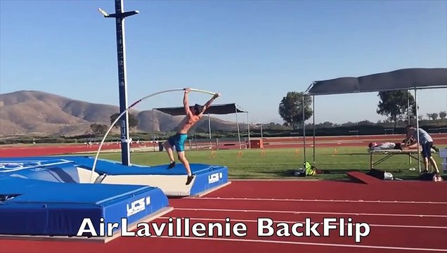Renaud Lavillenie fait un backflip pendant un saut à la perche