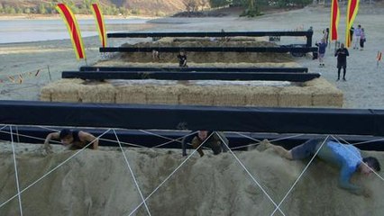 'Amazing Race' mud run