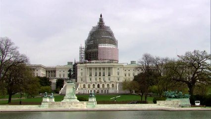 Mini-helicóptero pousa nos jardins do Capitólio