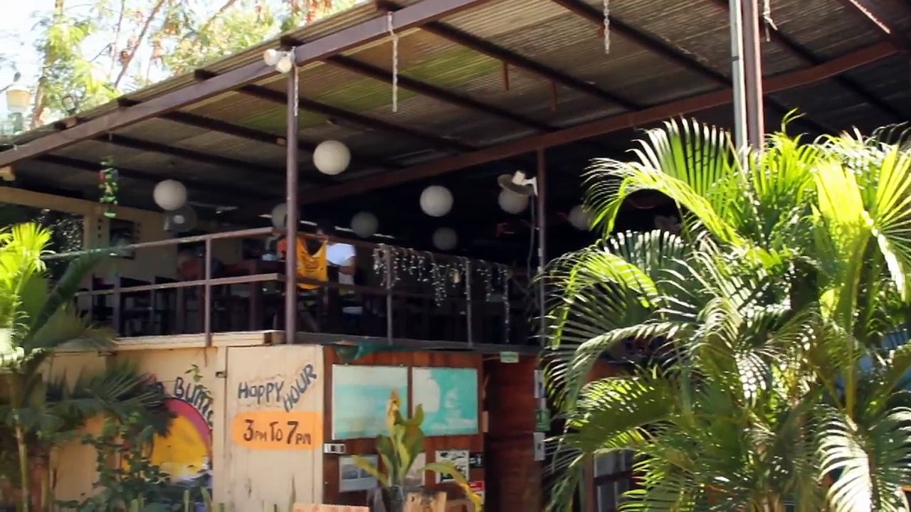 COCO BEACH - PLAYA DEL COCO - DAY AT THE BEACH - COSTA RICA