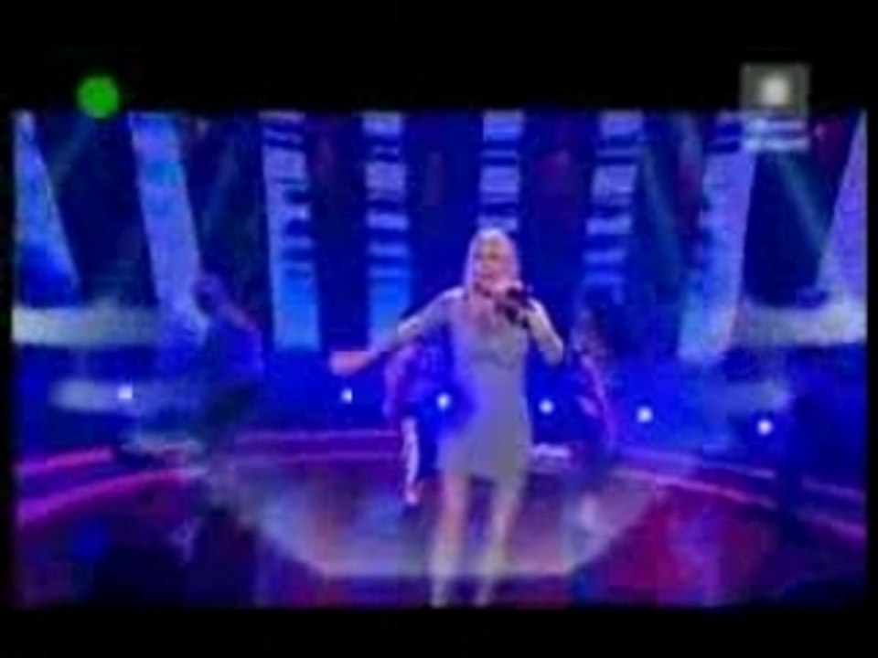 Glamorous live fergie