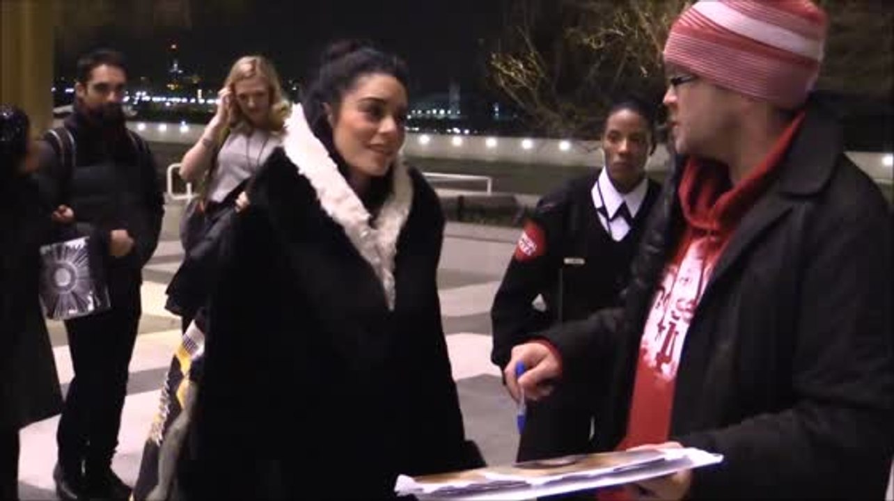 Vanessa Hudgens unterschreibt keine 'High School Musical' Artikel