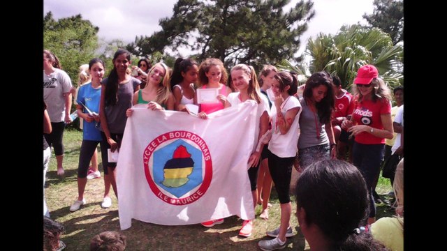 Joyeux anniversaire de la part du lycée La Bourdonnais