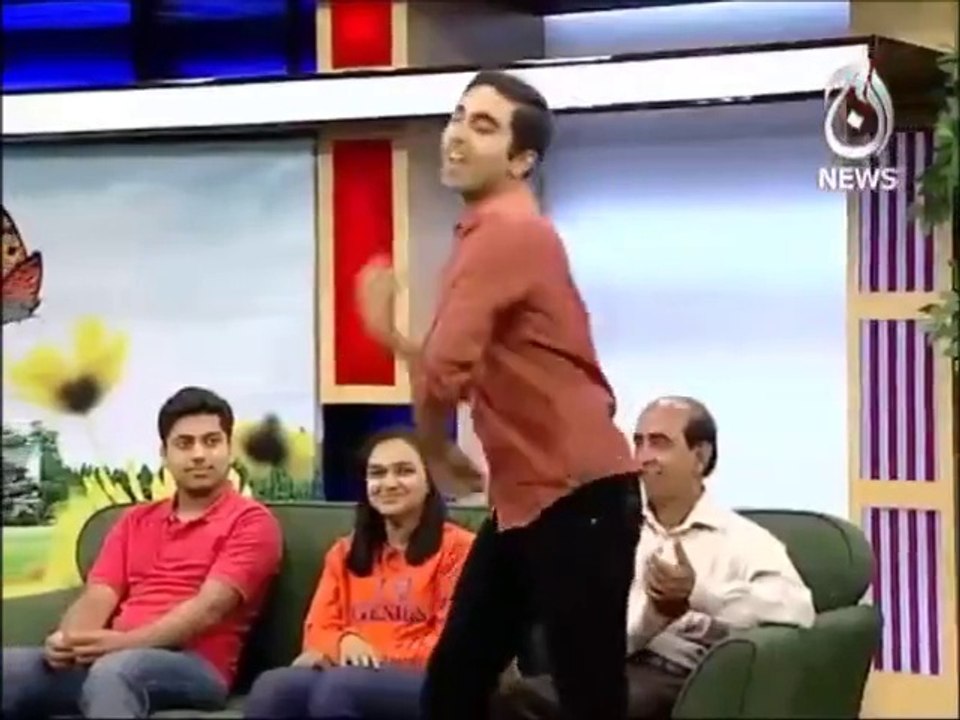 Mehroz Baig dance on AAJ NEWS