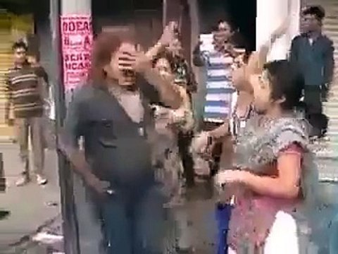 larkion ko Phone karny waly ki dhuali in india