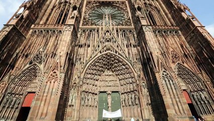 Sortons sur les places des cathédrales