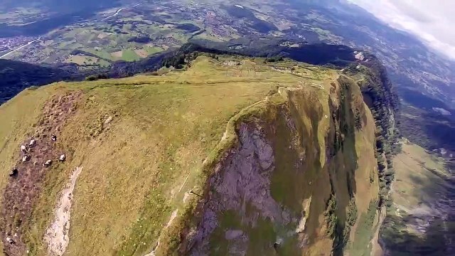The Avalanche Line : une vitesse folle en wingsuit