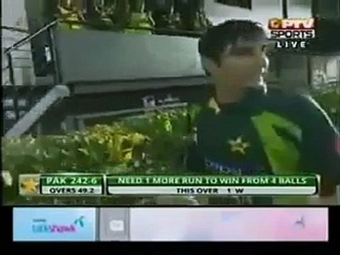 Pakistan Vs West Indies 5th ODI 2013 - Last Over & Wining Moment's
