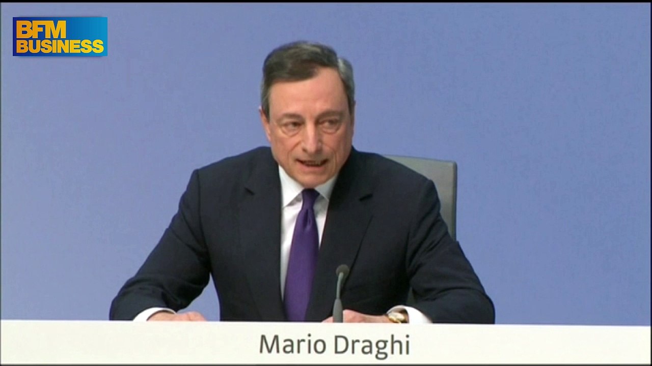 BCE: une jeune femme se rue sur Mario Draghi en conférence de presse