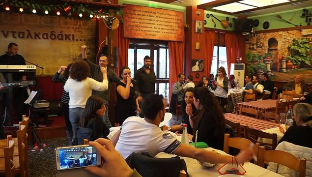 Το γλέντι συνεχίζεται την Κυριακή το μεσημέρι στο Νταλκαδάκι...... 29-03-2015 (video 5)