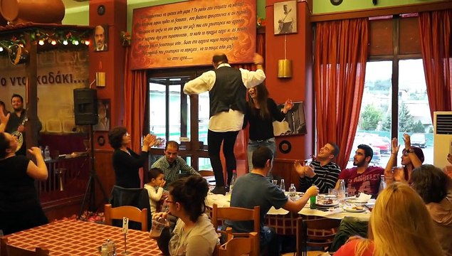 Το γλέντι συνεχίζεται την Κυριακή το μεσημέρι στο Νταλκαδάκι...... 29-03-2015 (video 8)