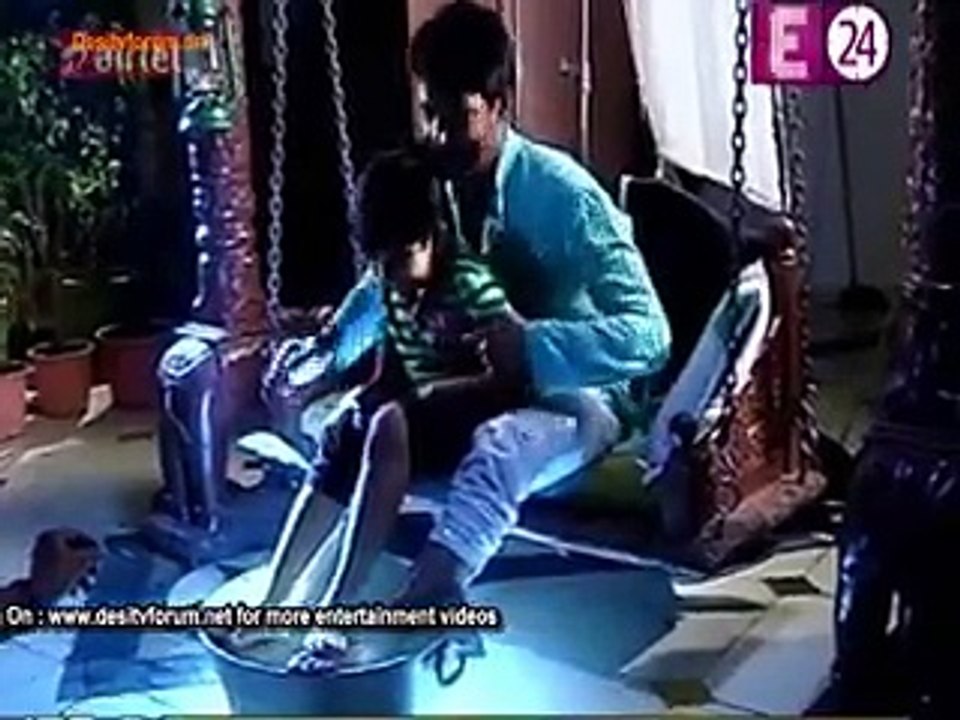 Diya Aur Baati Hum Suraj Ne Mangi Ved Se Mafi 15th April 2015