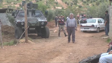 Tarlada Bulunan Şüpheli Bidonlar Fünyeyle Patlatıldı