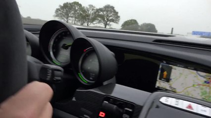 Porsche 918 VS Koenigsegg Agera R