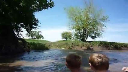 Attaque de carpes volantes