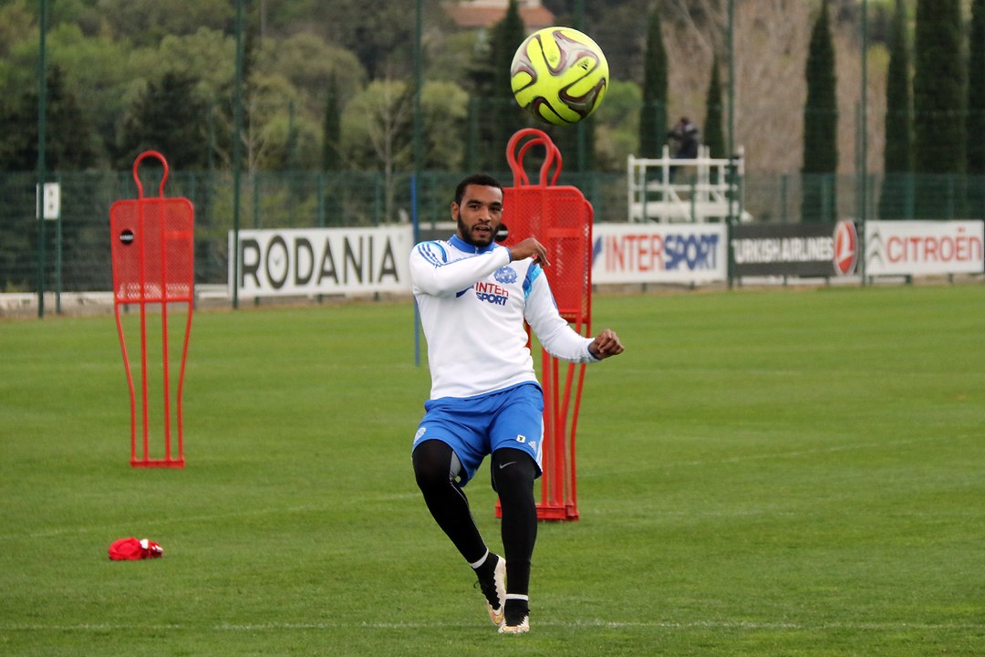 Omrani empile les coups francs