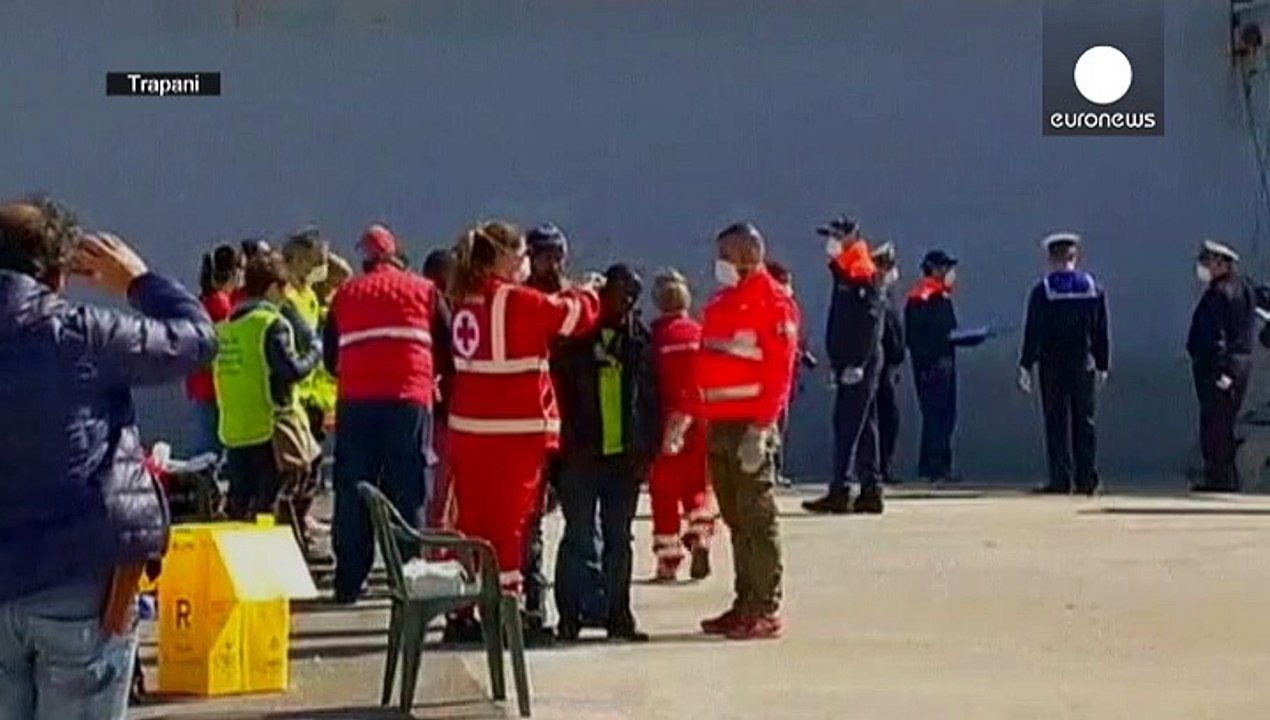 Ιταλία: Νέα τραγωδία με 40 νεκρούς μετανάστες σ...