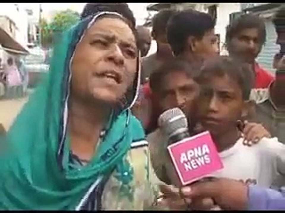 Urdu speaking woman Abuses Altaf Hussain & telling the reality of MQM ! Thappa Mafia,Target Killers,terrorist MQM