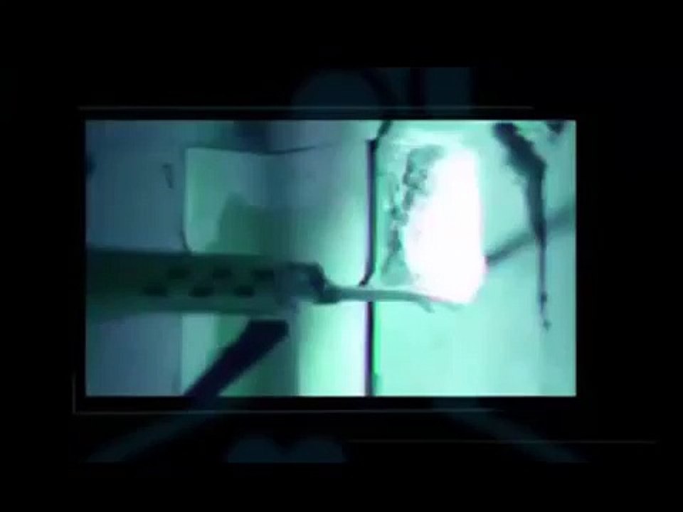 شاهد قناص داعش المحترف كيف ترصد ضحاياه منافسا قناص فيلم ’’ اميركان سنايبر’’