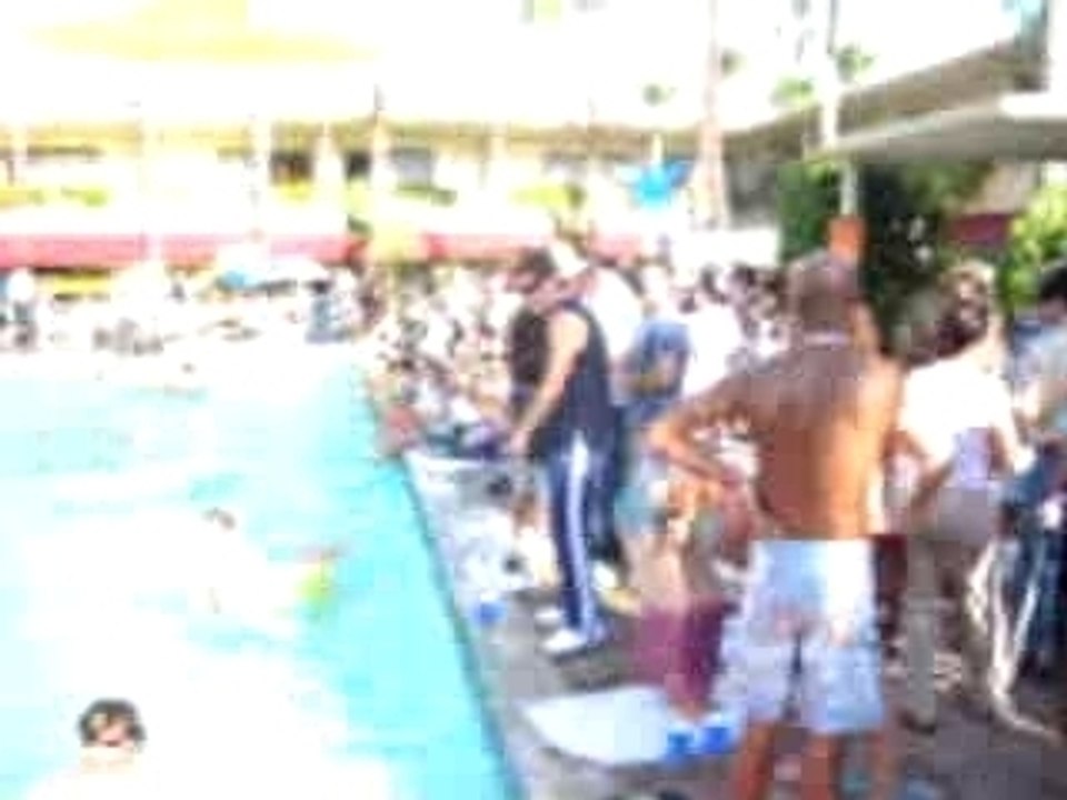 Wet pool party LA 3
