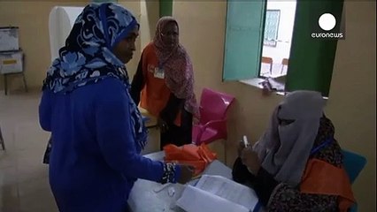 Al-Bashir set for re-election as polls close in Sudan vote