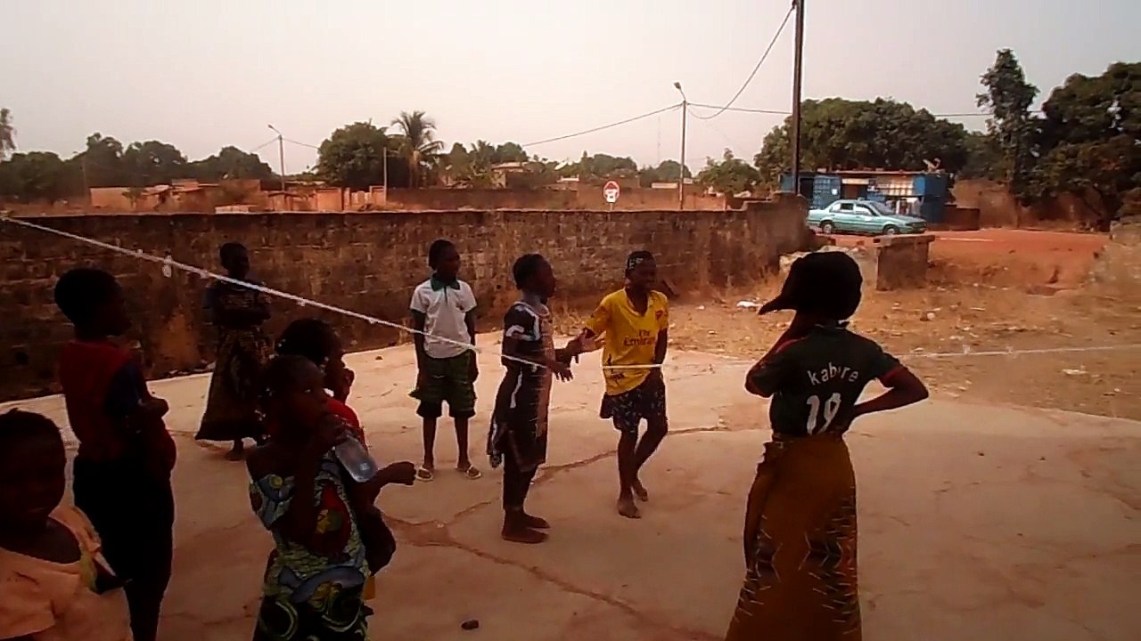 Association ASOF-B - Fillettes à l'élastique