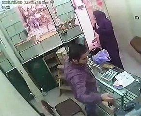 Gold Jeweler Getting Treatment from Clever Lady
