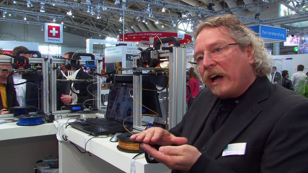 3D-Printer prints people at the HANNOVER MESSE 2015