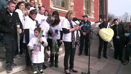 Marche blanche en hommage à la petite Chloé à Calais