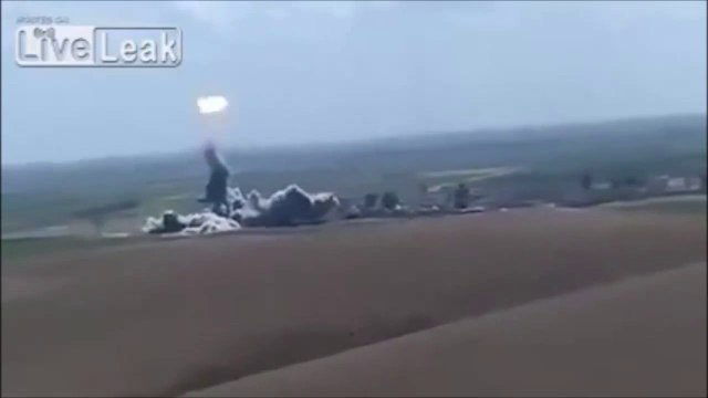 La voiture piégée explose en l'air : Attentat suicide de l'état islamique déjoué par les Peshmerga