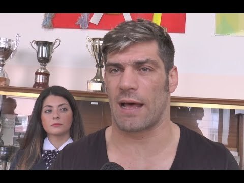 Napoli - Clemente Russo e Gianni Maddaloni all'istituto Pagano-Bernini (16.04.15)