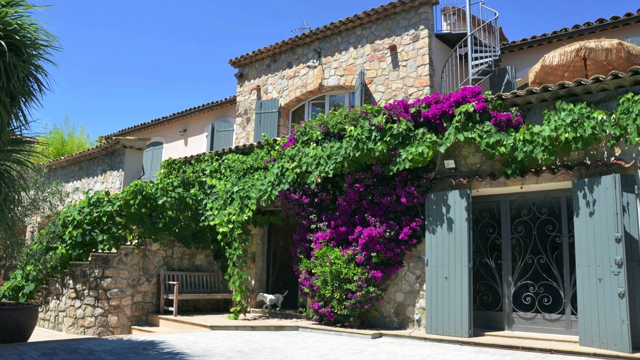 COTE D’AZUR  VILLA A VENDRE 240 m² avec Piscine - MANDELIEU LA NAPOULE