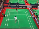 Thomas Vallez réalise une superbe action en badminton