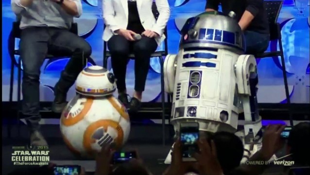 New BB-8 droide on the stage at Star Wars Celebration 2015 - How it works?!