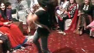 30Chikni chameli Dance of pakistani girl