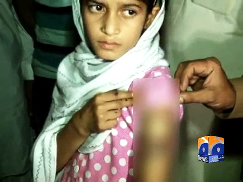 Grade-III student thrashed for asking innocent question (Lahore) - Geo Reports - 17 Apr 2015