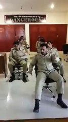Driving Funny video Pakarmy