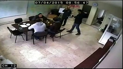 Sandalyeden Uçan Adam - Çaydanlık Şakası