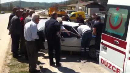 Düzce'de Trafik Kazası: 3 Yaralı