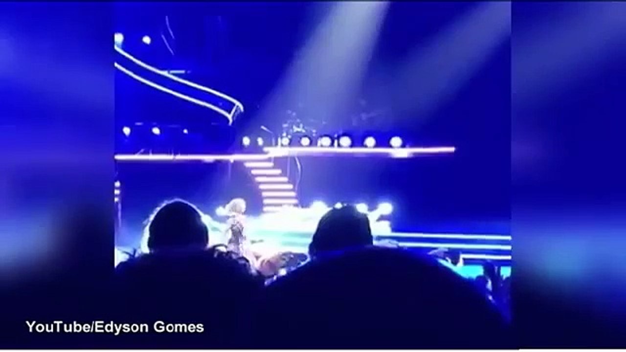 Britney Spears responde a fuertes insultos durante un concierto