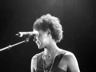 Ayo en concert 4 mars 200