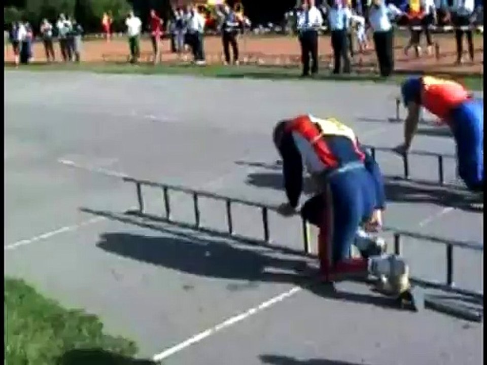 Amazing Ladder Climbing Contest